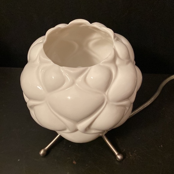 Small Art Deco Bulbous White Ceramic Shade Desk Lamp Cross Metal Base - Picture 2 of 8